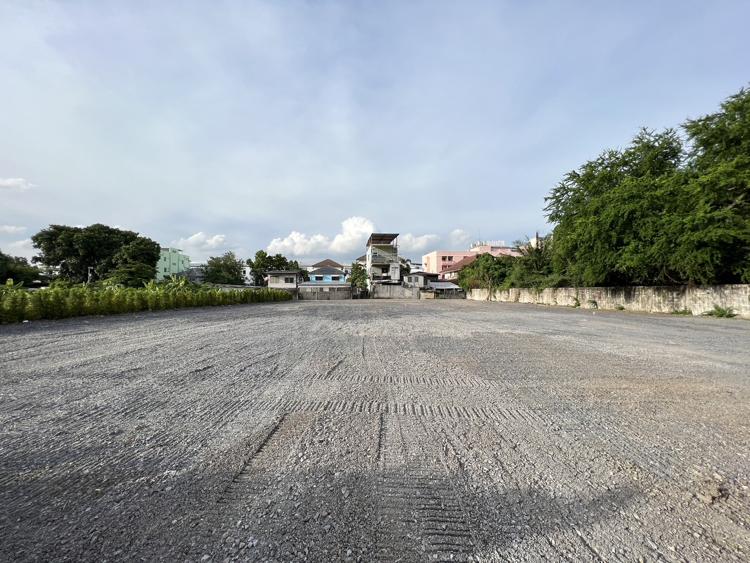 งานบดอัดถนนหินคลุก ลานจอดรถ - บริษัท ส.พันล้าน การโยธาและขนส่ง จำกัด