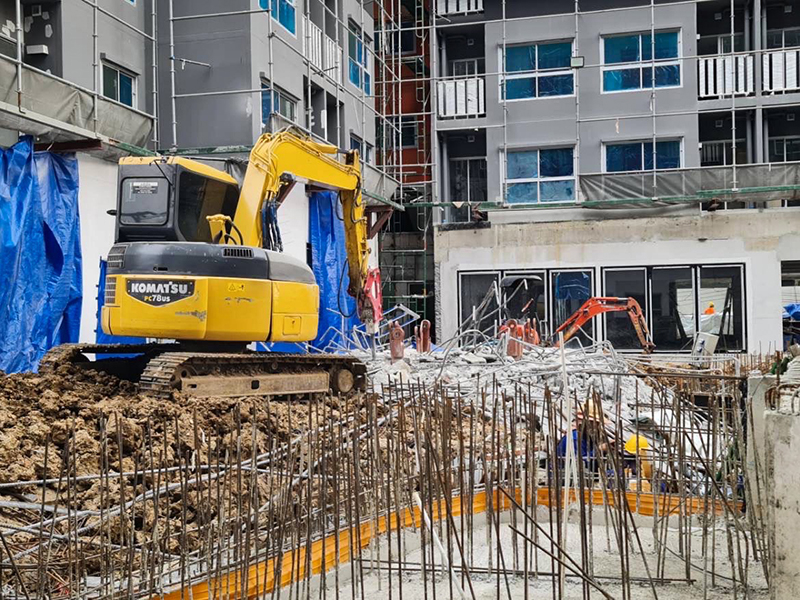 สกัดรื้อโครงสร้างคอนกรีตพร้อมคัดแยกเหล็ก - บริษัท ส.พันล้าน การโยธาและขนส่ง จำกัด